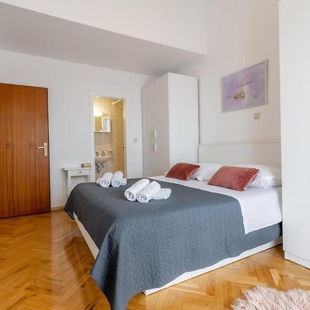 Apartment Iva With Sea View Макарська Екстер'єр фото