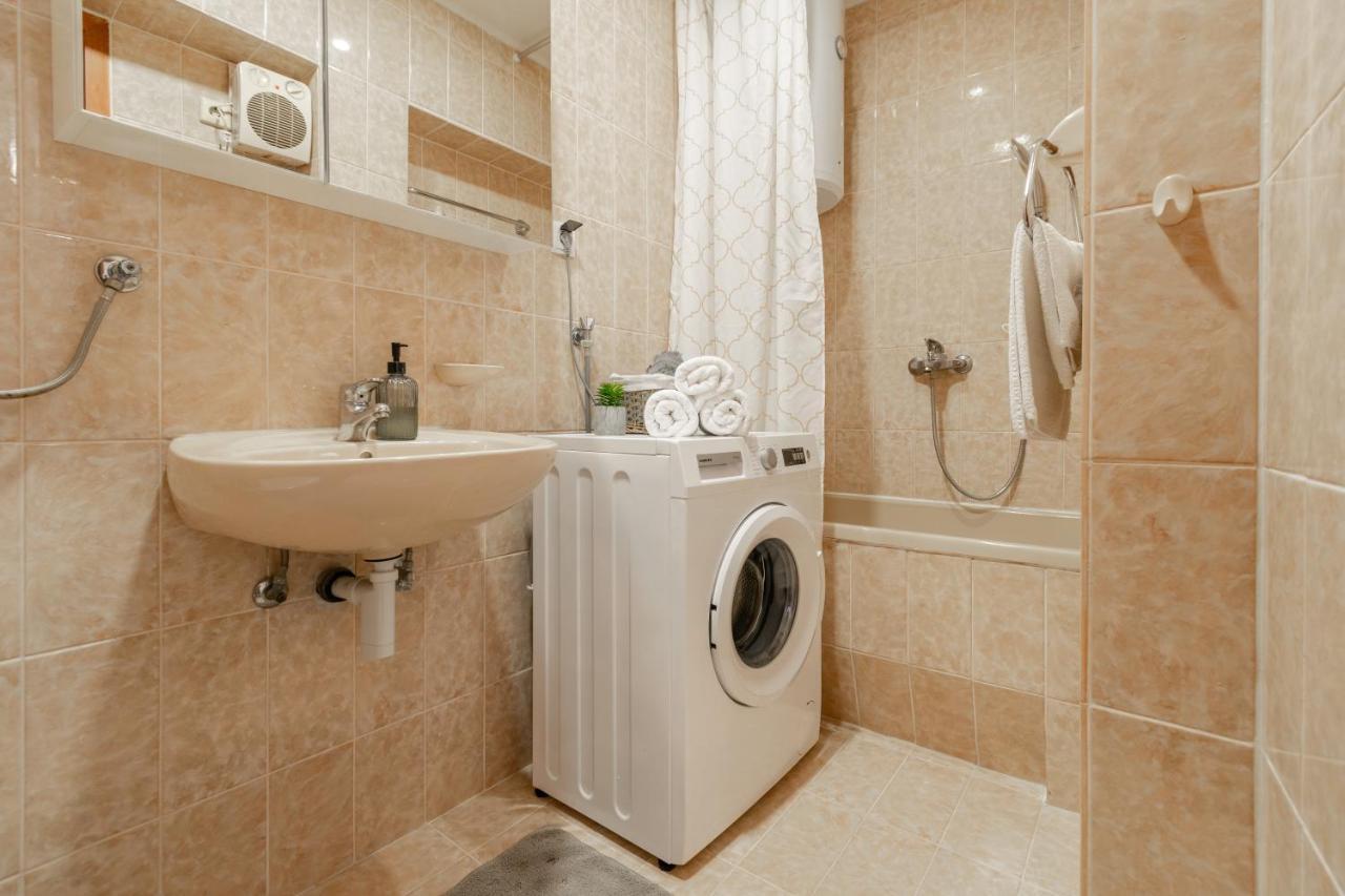 Apartment Iva With Sea View Макарська Екстер'єр фото