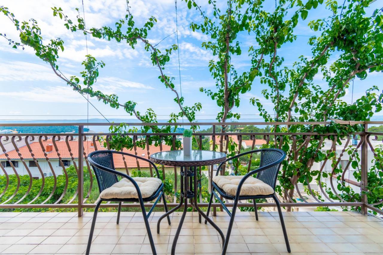 Apartment Iva With Sea View Макарська Екстер'єр фото