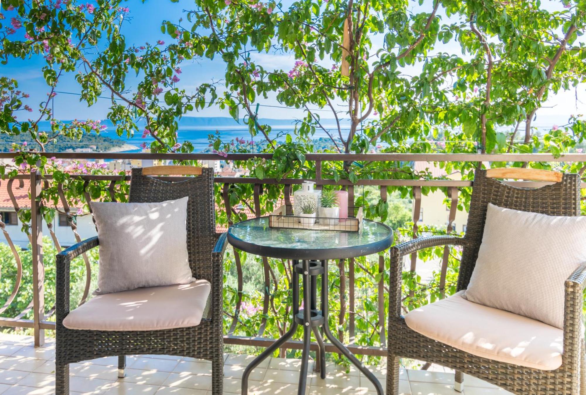 Apartment Iva With Sea View Макарська Номер фото
